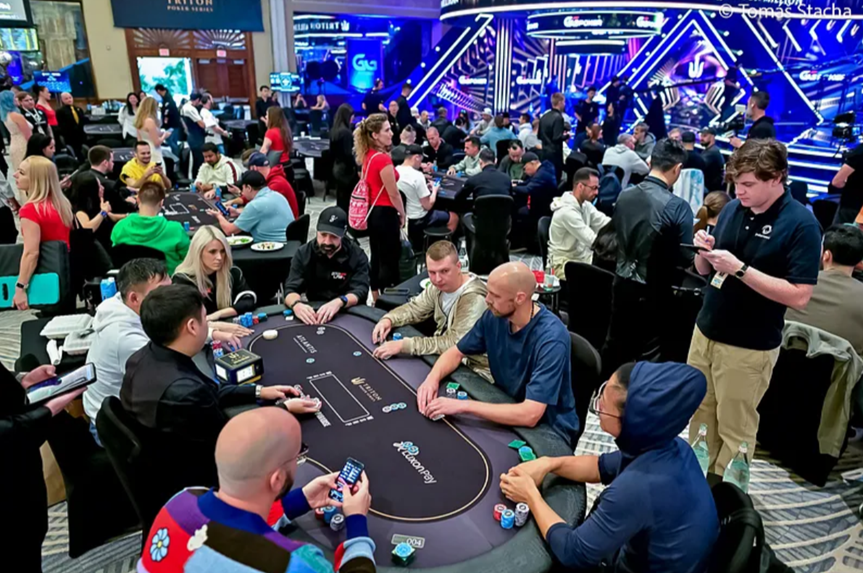 WSOP Paradise Island: Quan Zhou and Dong Chen Dominate Day 1b, Mini Main Event Day 1b, N---